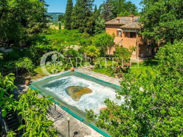 casa indipendente in vendita a Cetona