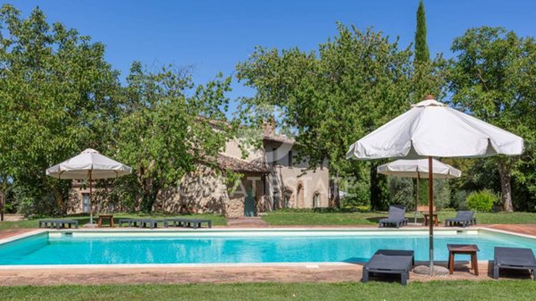 casa indipendente in vendita a Cetona