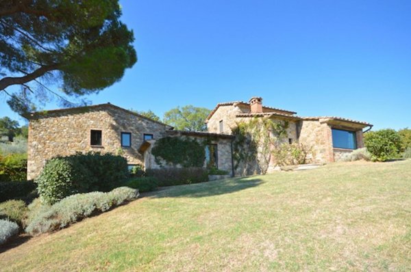 casa indipendente in vendita a Cetona