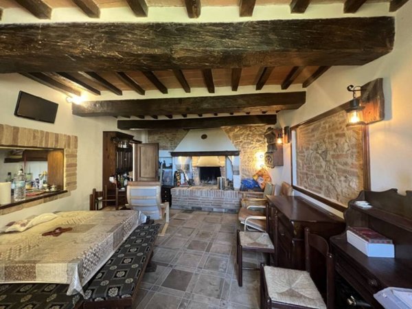 casa indipendente in vendita a Cetona