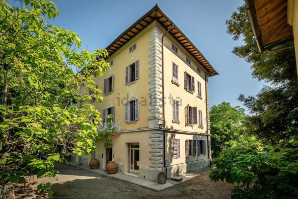 casa indipendente in vendita a Cetona