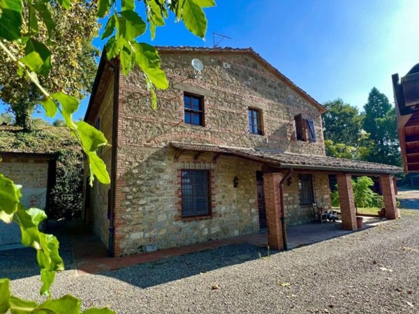 casa indipendente in vendita a Cetona