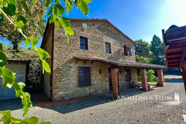 casa indipendente in vendita a Cetona