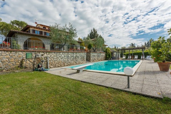 casa indipendente in vendita a Cetona