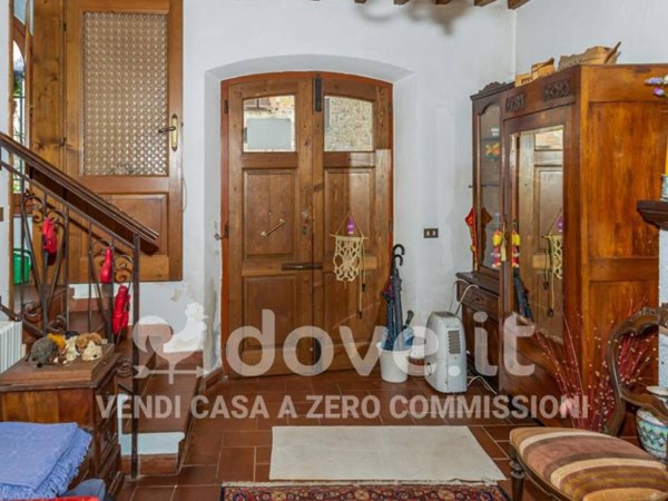 casa indipendente in vendita a Cetona in zona Piazze