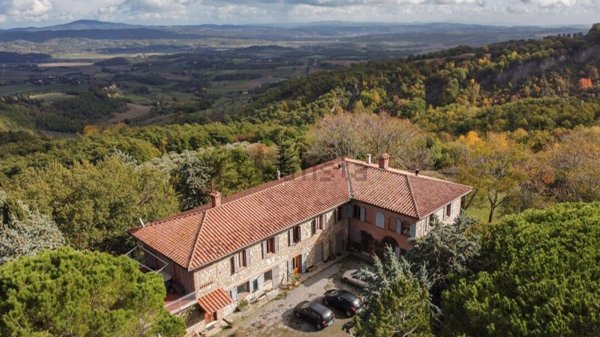 casale in vendita a Cetona