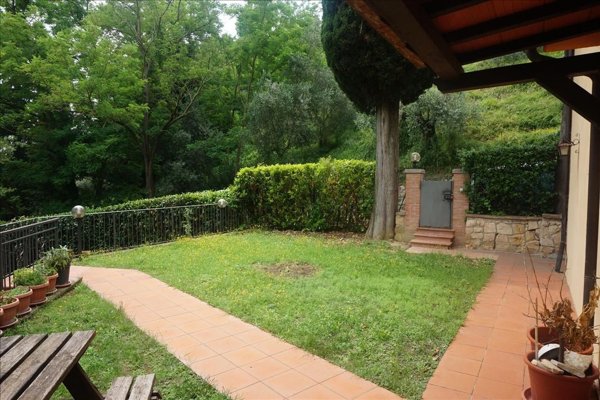 casa indipendente in vendita a Cetona