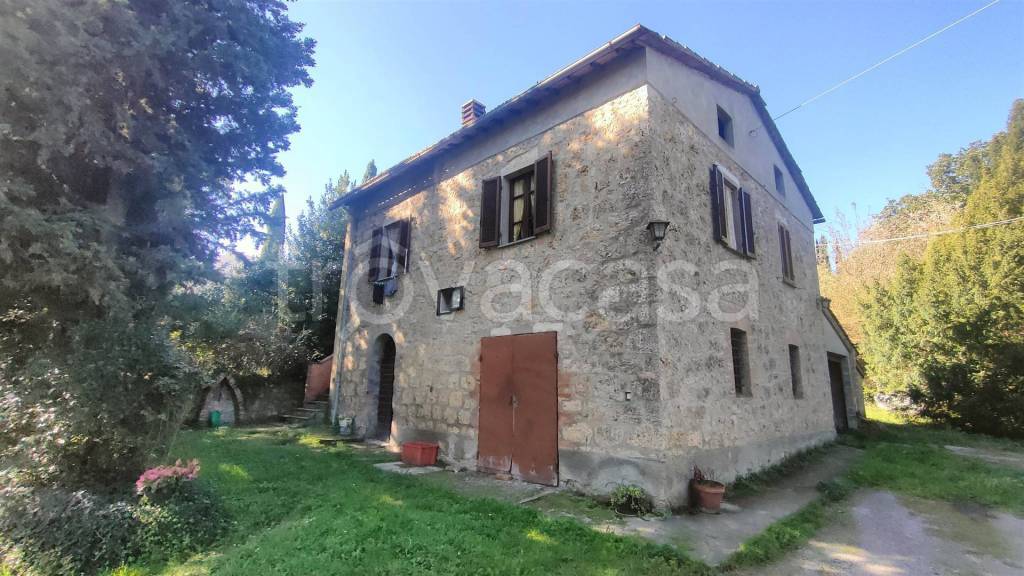 casa indipendente in vendita a Cetona