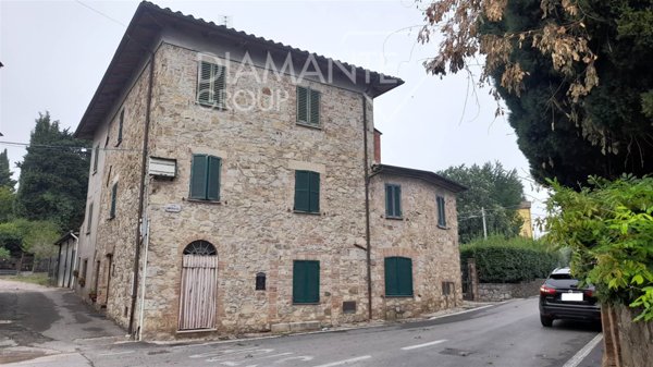 casa indipendente in vendita a Cetona