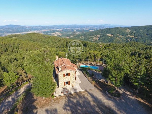 casa indipendente in vendita a Cetona