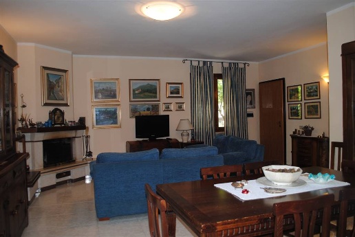 casa semindipendente in vendita a Cetona