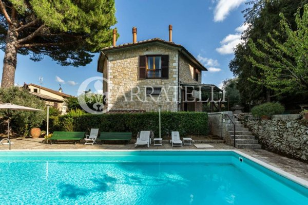 casa indipendente in vendita a Cetona