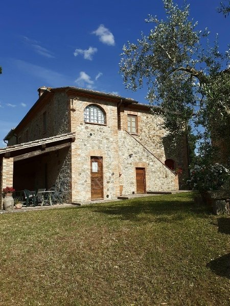 casa indipendente in vendita a Cetona