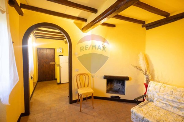 casa indipendente in vendita a Cetona in zona Piazze