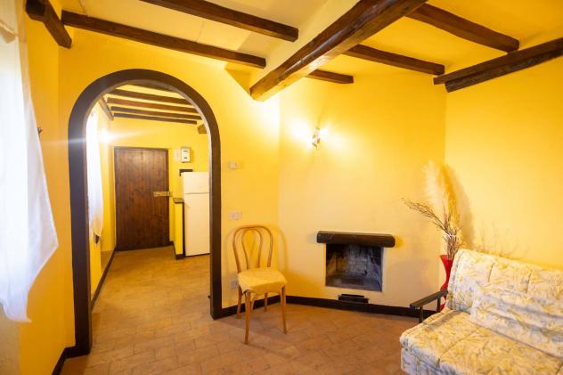 casa indipendente in vendita a Cetona in zona Piazze