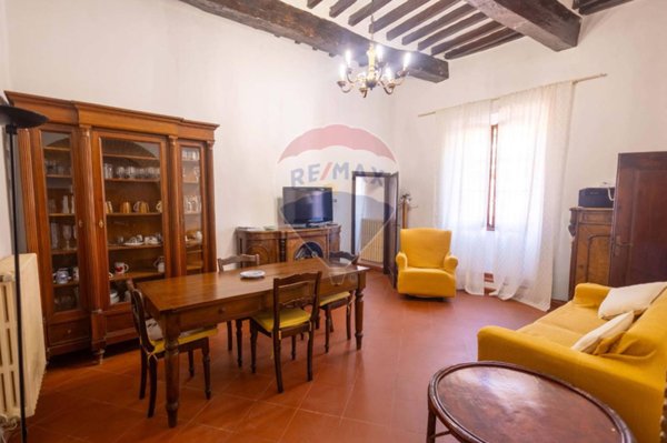 casa indipendente in vendita a Cetona in zona Piazze