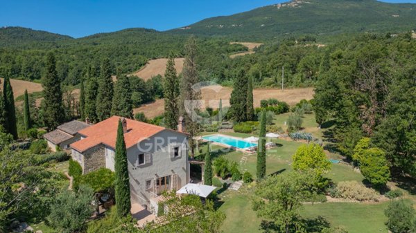 casa indipendente in vendita a Cetona