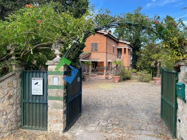 casa indipendente in vendita a Cetona