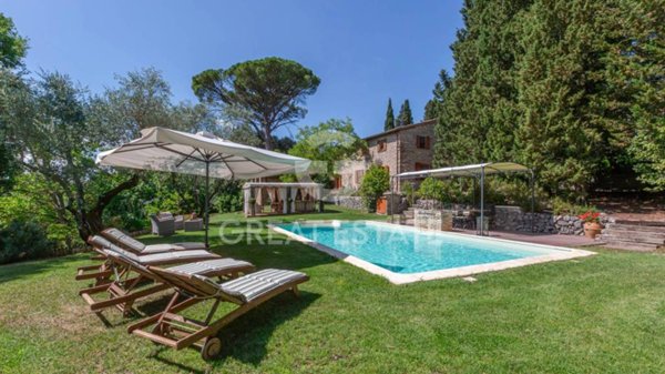 casa indipendente in vendita a Cetona