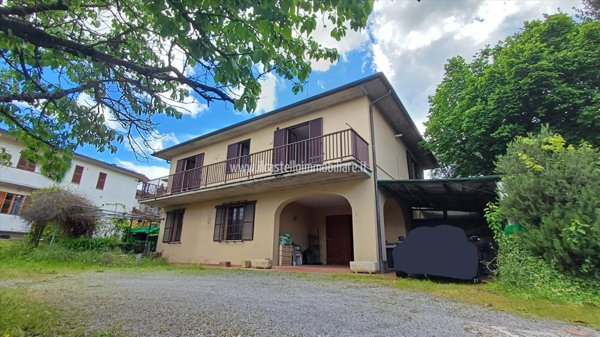 casa indipendente in vendita a Cetona in zona Piazze