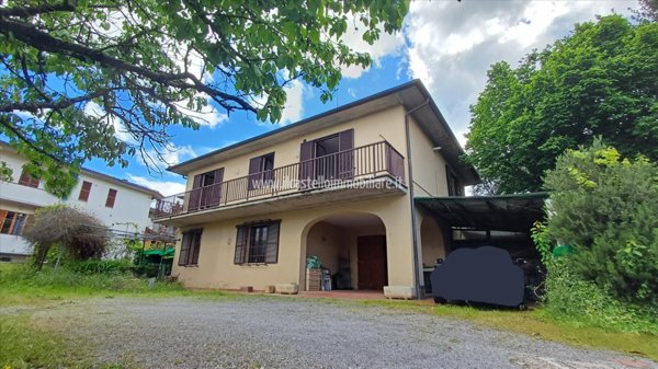 casa indipendente in vendita a Cetona in zona Piazze