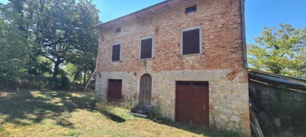 casa indipendente in vendita a Cetona