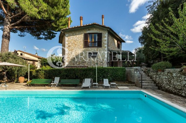 casa indipendente in vendita a Cetona