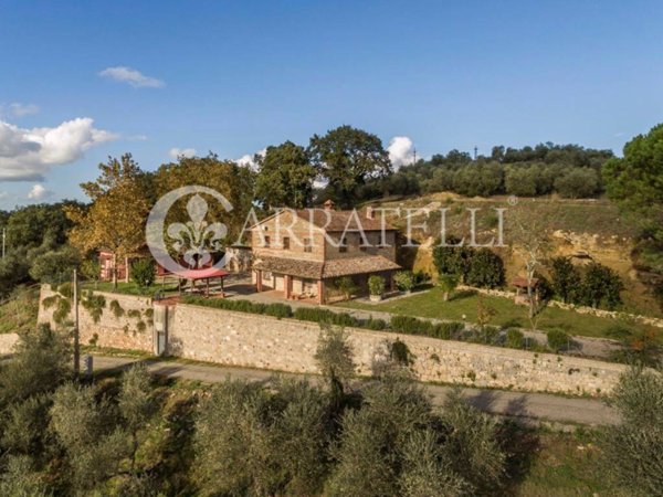 casa indipendente in vendita a Cetona