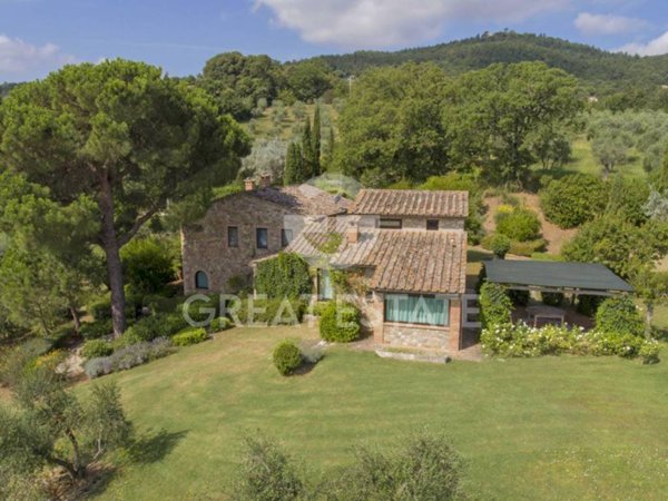 casa indipendente in vendita a Cetona