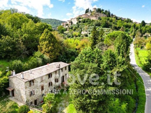 casale in vendita a Cetona