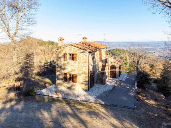 casa indipendente in vendita a Cetona