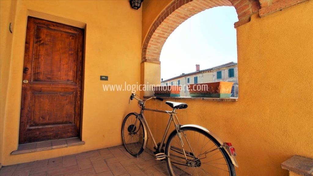 casa indipendente in vendita a Cetona in zona Piazze
