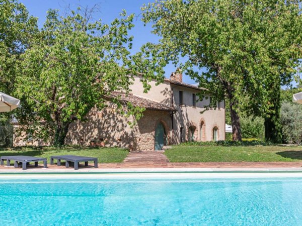 casa indipendente in vendita a Cetona