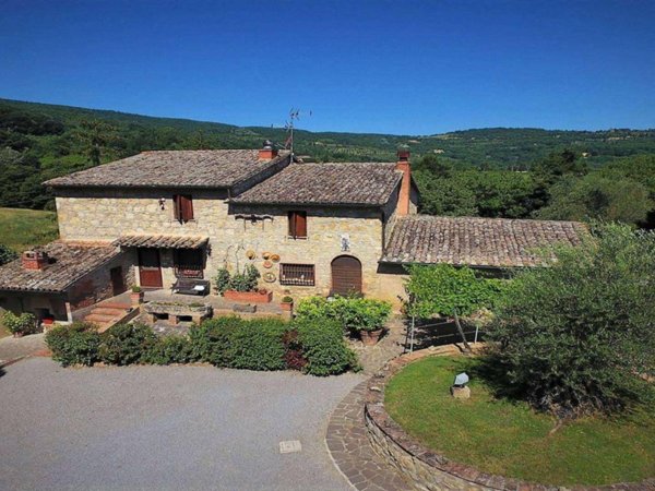 casa indipendente in vendita a Cetona