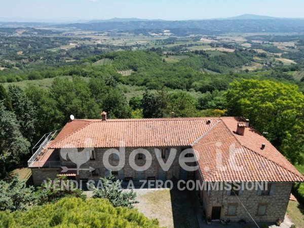 casa indipendente in vendita a Cetona