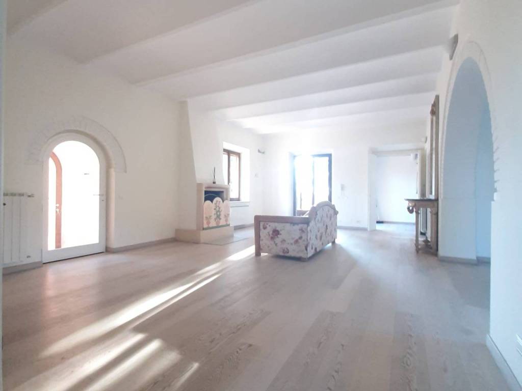 casa indipendente in vendita a Cetona