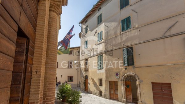 appartamento in vendita a Cetona in zona Piazze