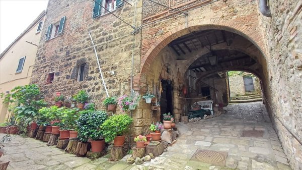 intera palazzina in vendita a Cetona