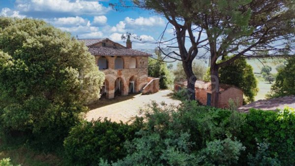 casa indipendente in vendita a Cetona in zona Piazze