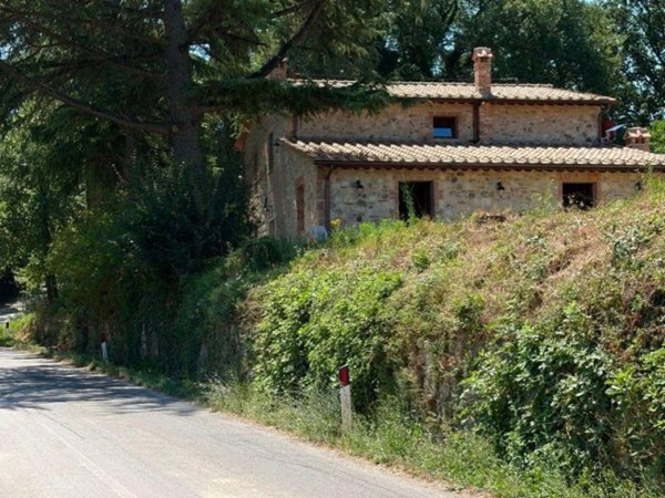 casa indipendente in vendita a Cetona in zona Piazze