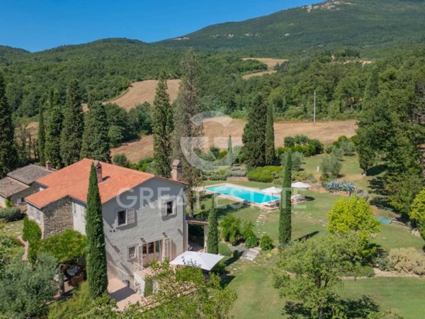 casa indipendente in vendita a Cetona
