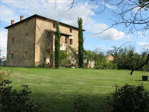 casa indipendente in vendita a Cetona in zona Piazze