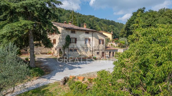 casale in vendita a Cetona in zona Piazze