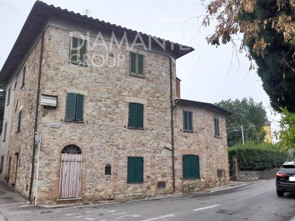 casa indipendente in vendita a Cetona