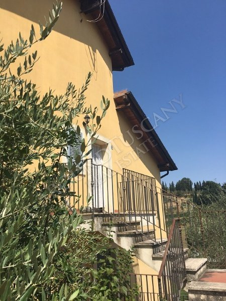casa indipendente in vendita a Cetona in zona Piazze