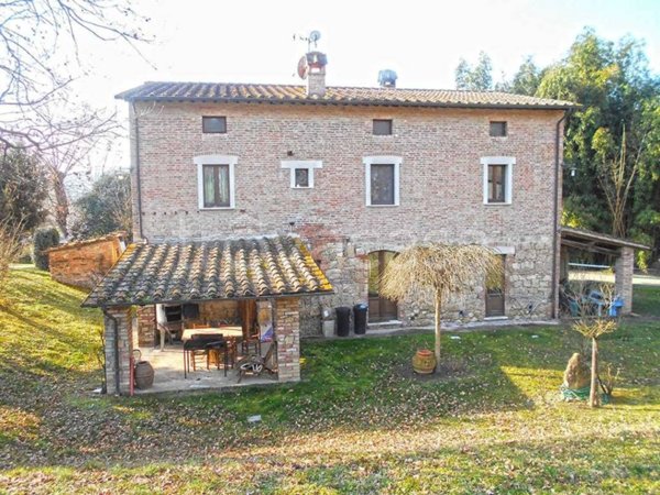 casa indipendente in vendita a Cetona
