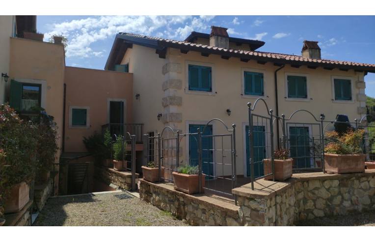 casa indipendente in vendita a Cetona