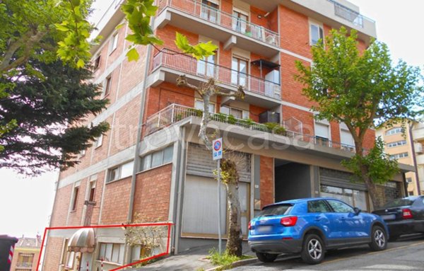 negozio in vendita a Chianciano Terme