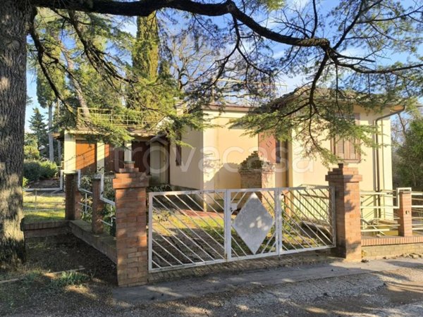 casa indipendente in vendita a Chianciano Terme