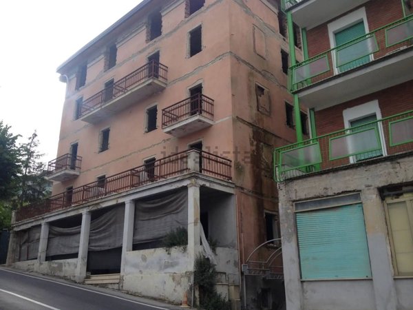 locale commerciale in vendita a Chianciano Terme